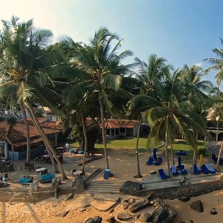 Sri Gemunu Beach Resort Unawatuna Exteriör bild