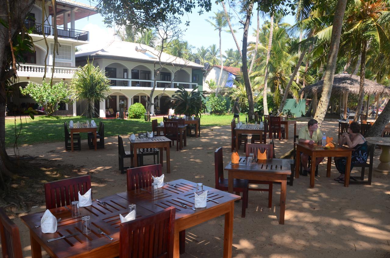 Sri Gemunu Beach Resort Unawatuna Exteriör bild