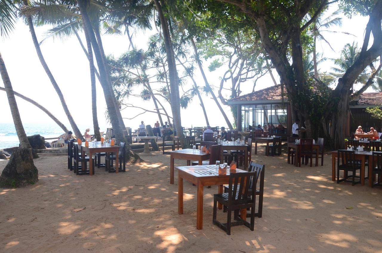 Sri Gemunu Beach Resort Unawatuna Exteriör bild