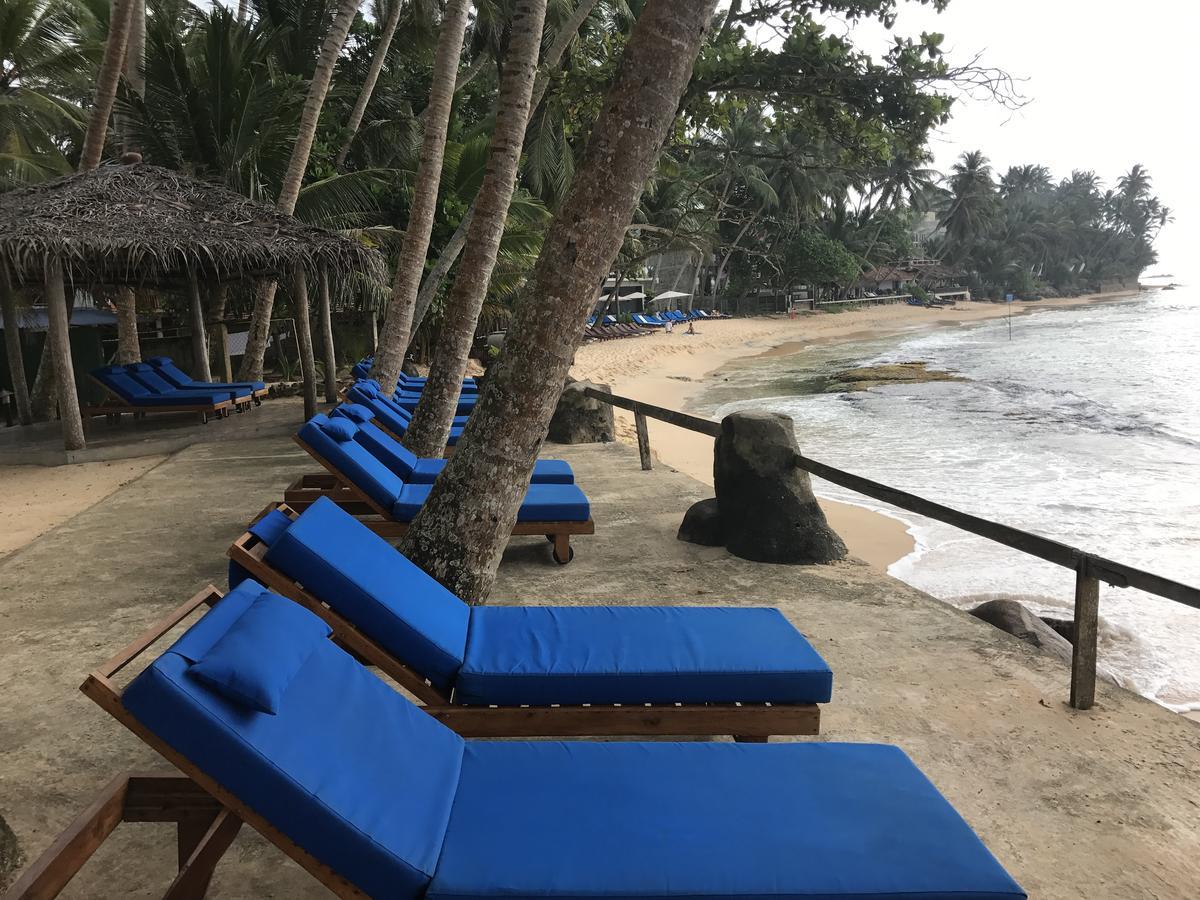 Sri Gemunu Beach Resort Unawatuna Exteriör bild